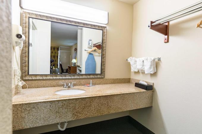 Eco-Inn Suites Baytown Exterior photo
